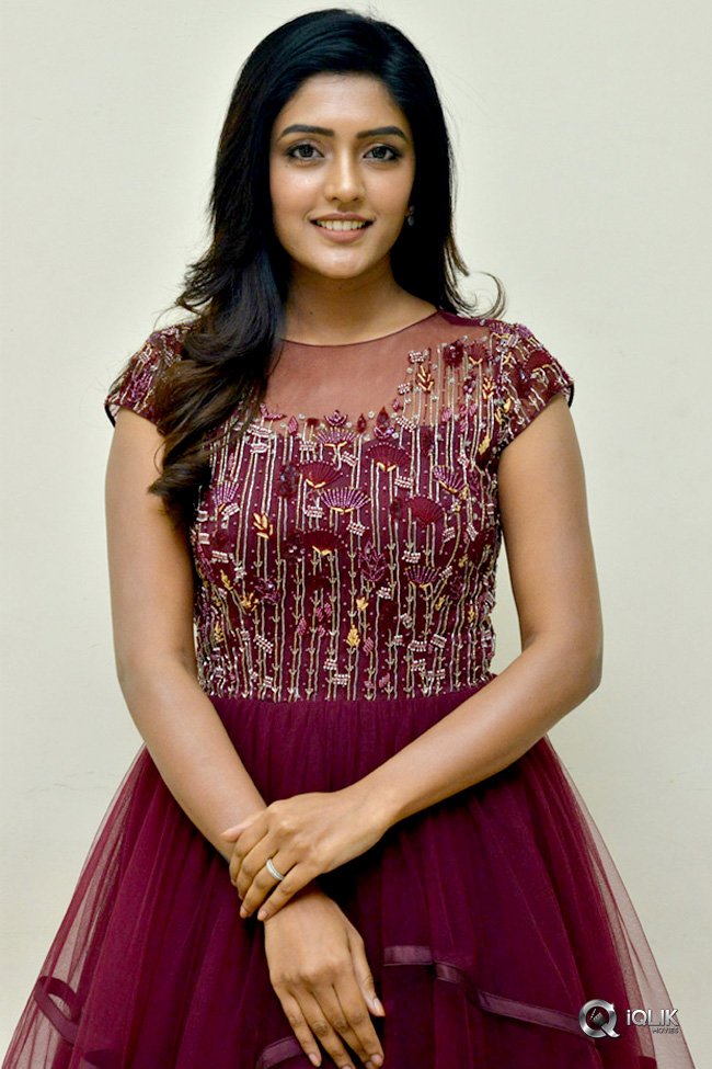 Eesha-Rebba-at-Aravinda-Sametha-Success-Meet